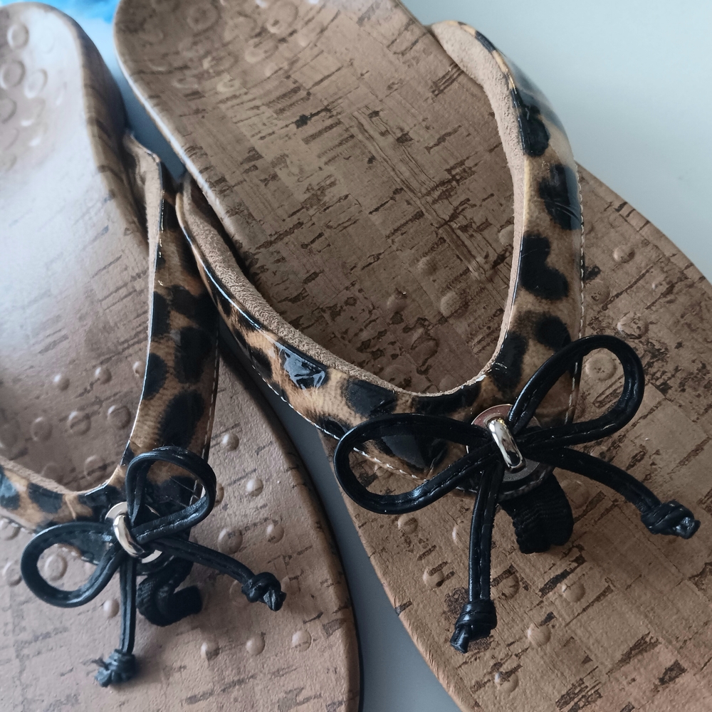 Vionic Leopard Sandals with Black Accent - Picture 3 of 8